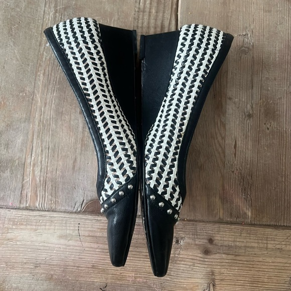Stuart Weitzman Black and Cream Woven Wedges shoes - Picture 9 of 14